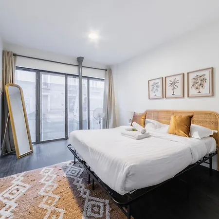 Aux Marche Au Puces A St Ouen Pour 4p Apartment *
